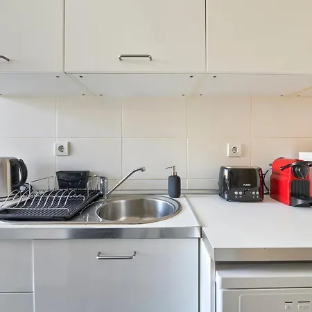 Quiet And 2br Apt, By Timecooler Apartment Lisbon