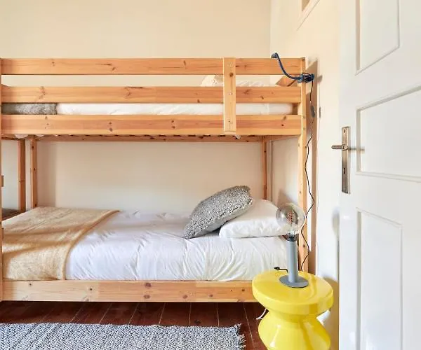 Quiet And 2br Apt, By Timecooler *