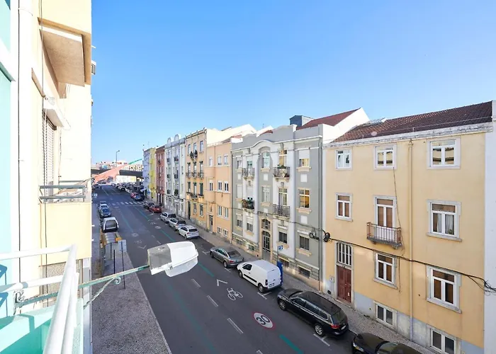 Quiet And 2br Apt, By Timecooler