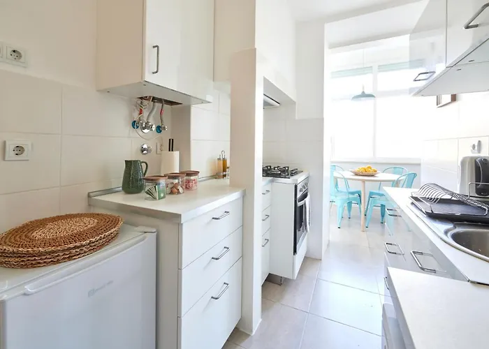 Quiet And 2br Apt, By Timecooler