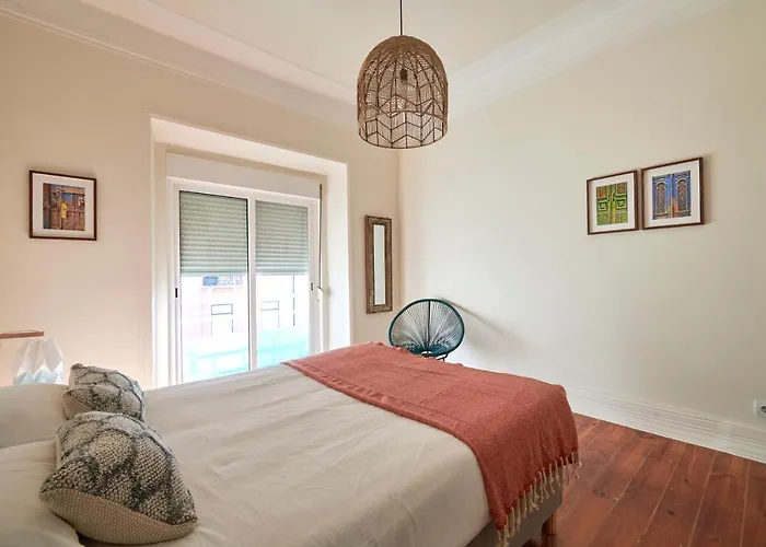 Quiet And 2br Apt, By Timecooler Lisboa