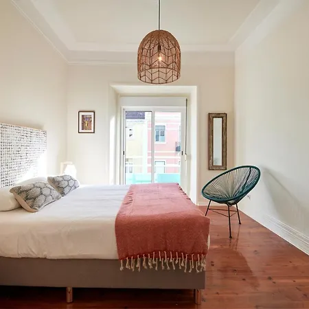 Quiet And 2br Apt, By Timecooler