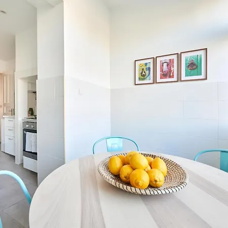 Апартаменты Quiet And 2br Apt, By Timecooler Лиссабон