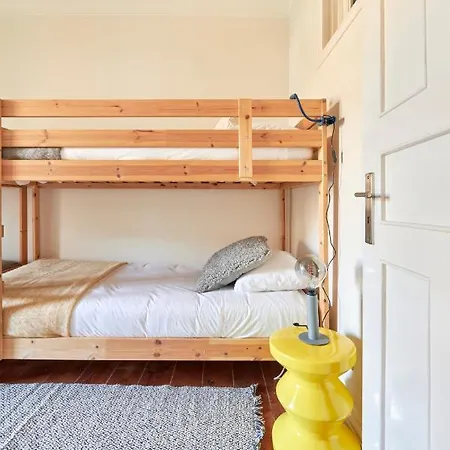 Quiet And 2br Apt, By Timecooler *