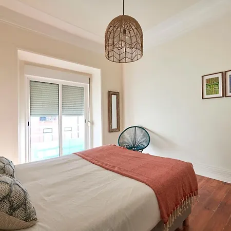 Quiet And 2br Apt, By Timecooler Lisbon