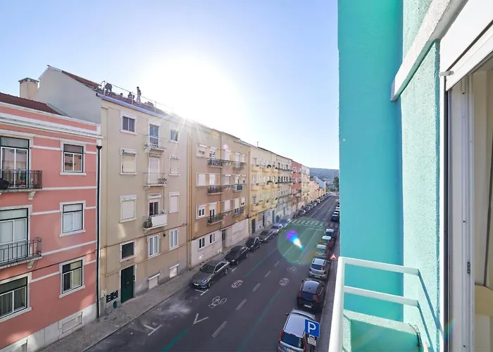 Quiet And 2br Apt, By Timecooler