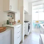Quiet&central 2br Apt, By Timecooler