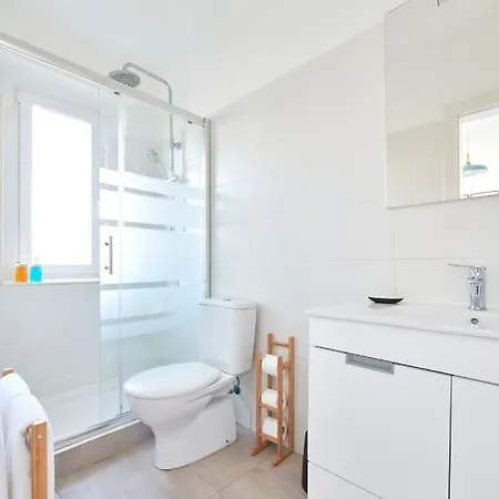 Quiet And 2br Apt, By Timecooler アパート *